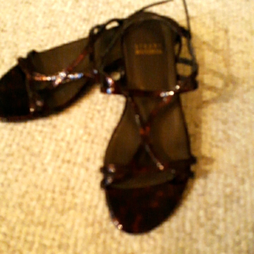 Stuart Weitzman brown patent flat sandals size 5